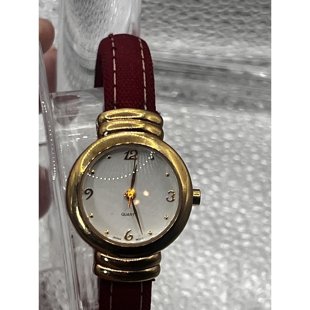 Quartz Japan Movement Gold Tone Women Watch Red Bangel New Battery
